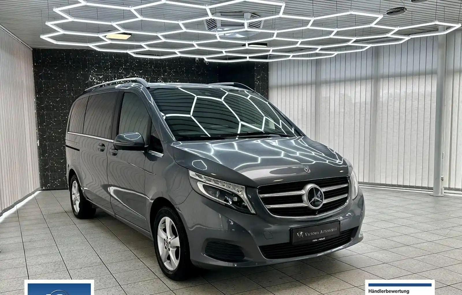 Mercedes-Benz V 220