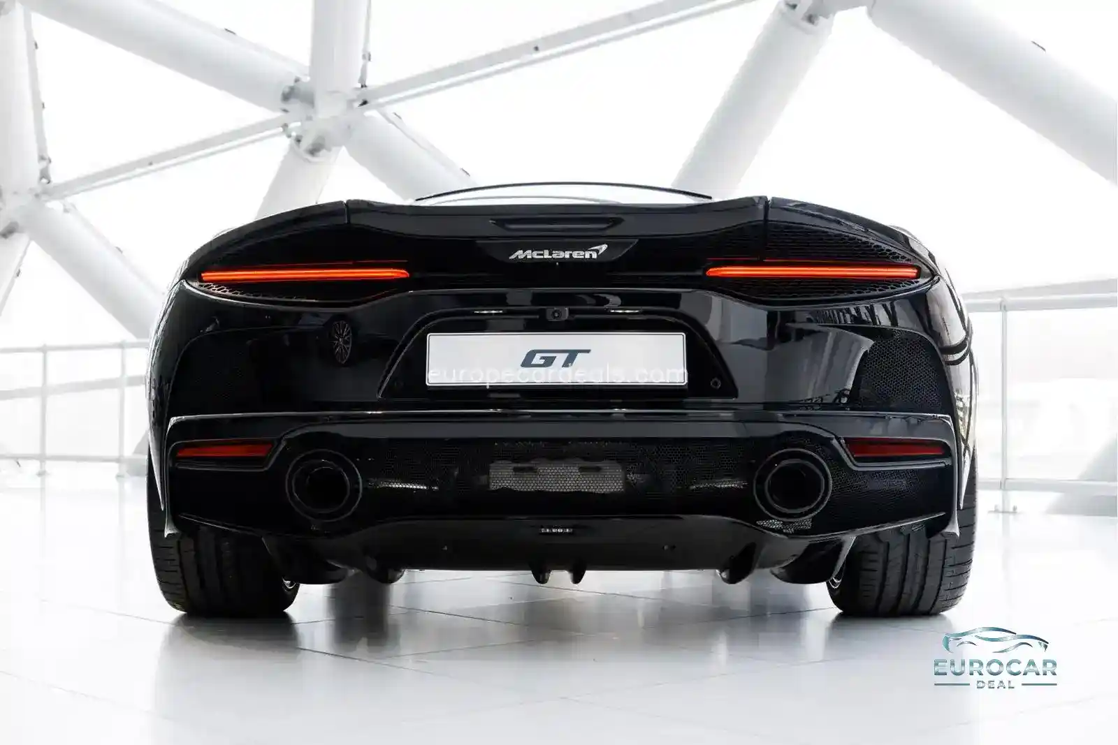 McLaren GT