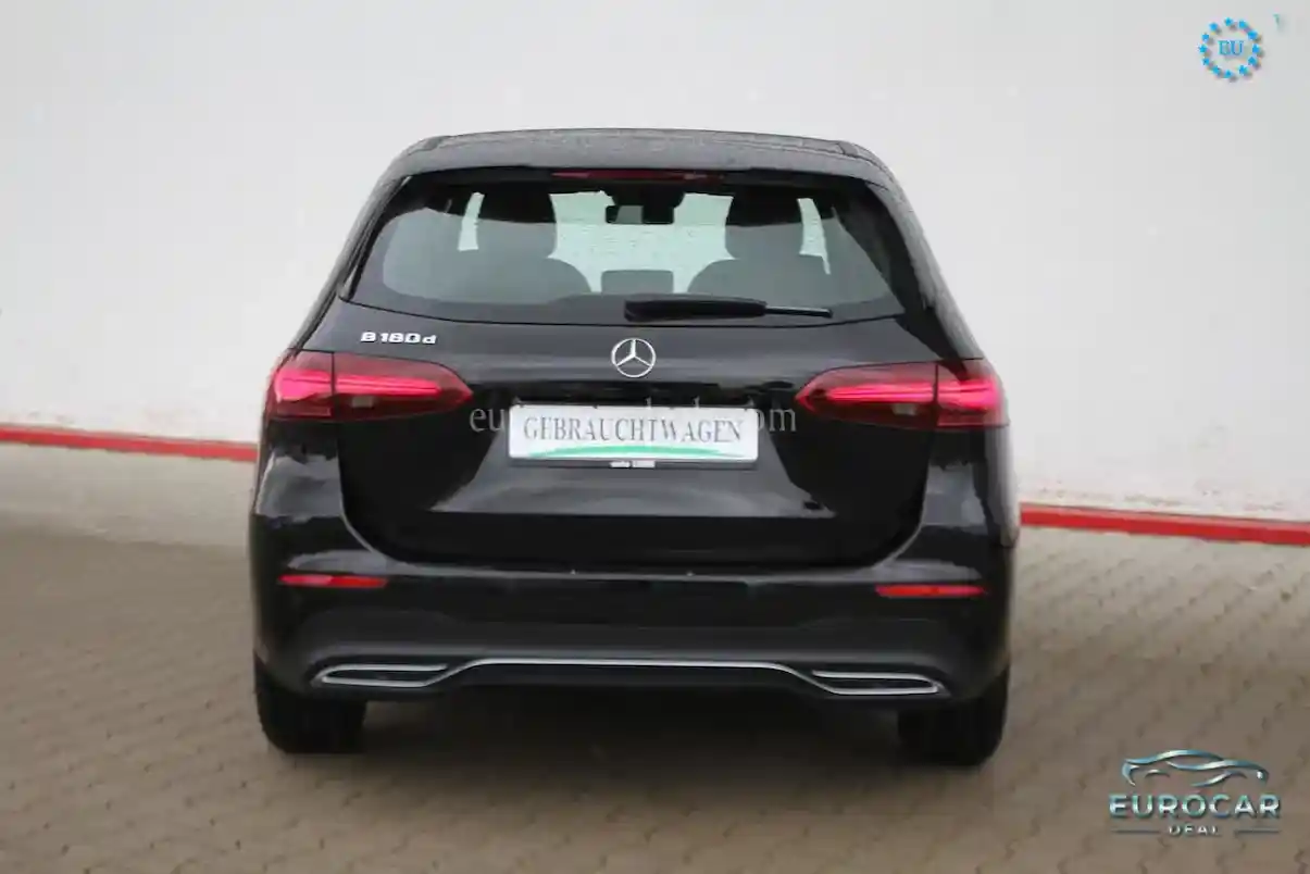 Mercedes-Benz B 180