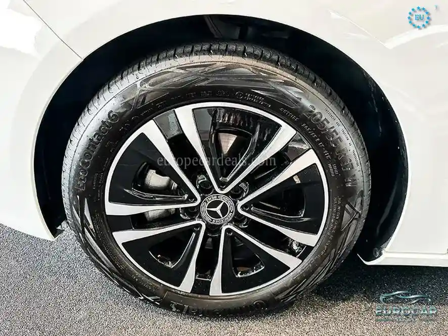 Mercedes-Benz B 200