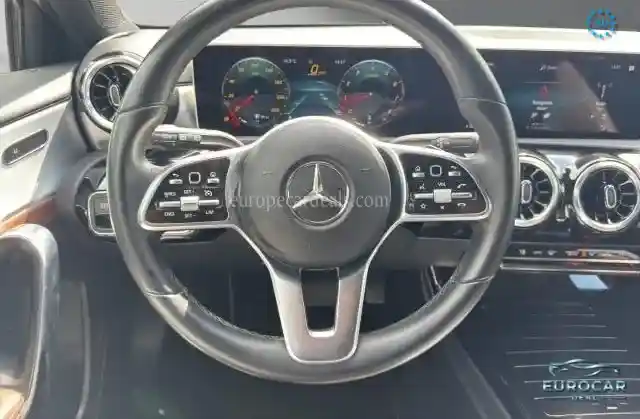 Mercedes-Benz A 220