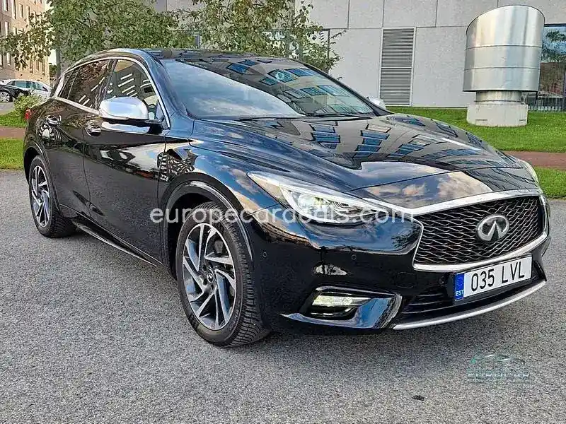 Infiniti Q30