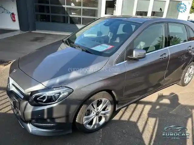 Mercedes-Benz B 220