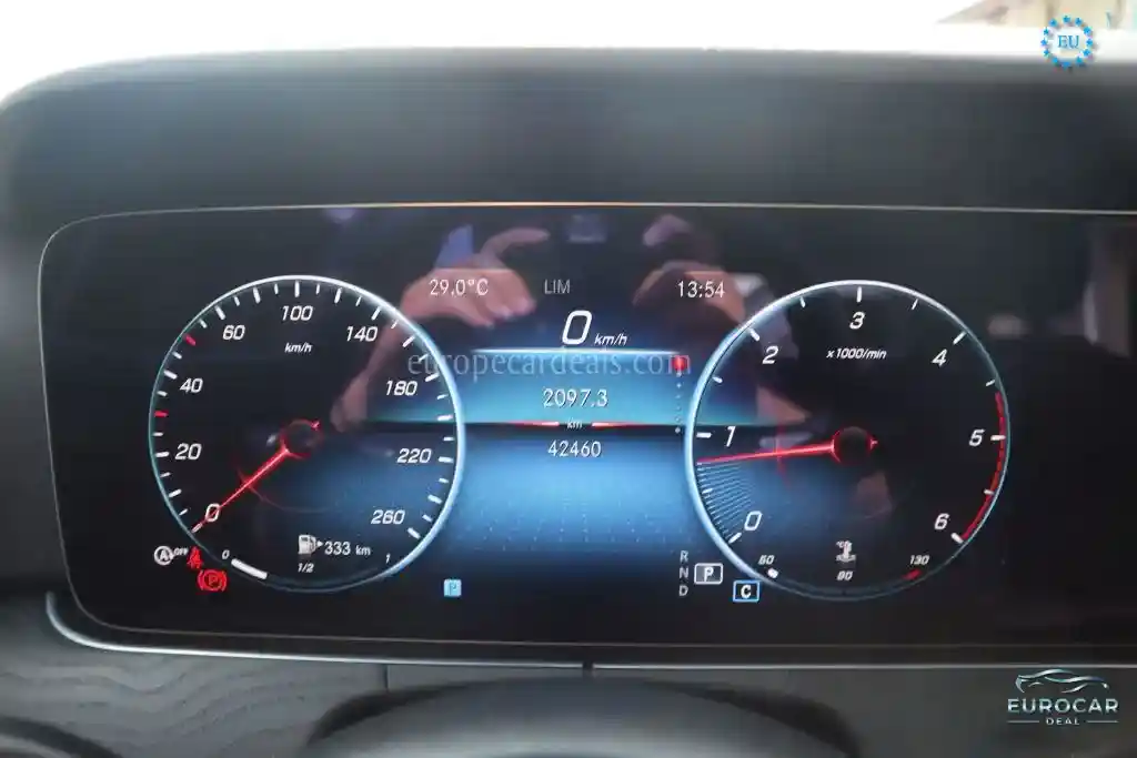 Mercedes-Benz E 220