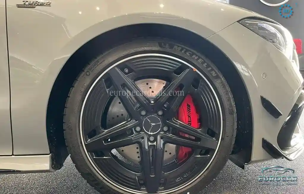 Mercedes-Benz CLA 45 AMG