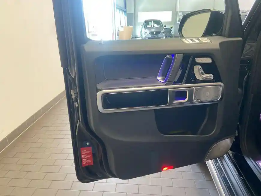 Mercedes-Benz G 500
