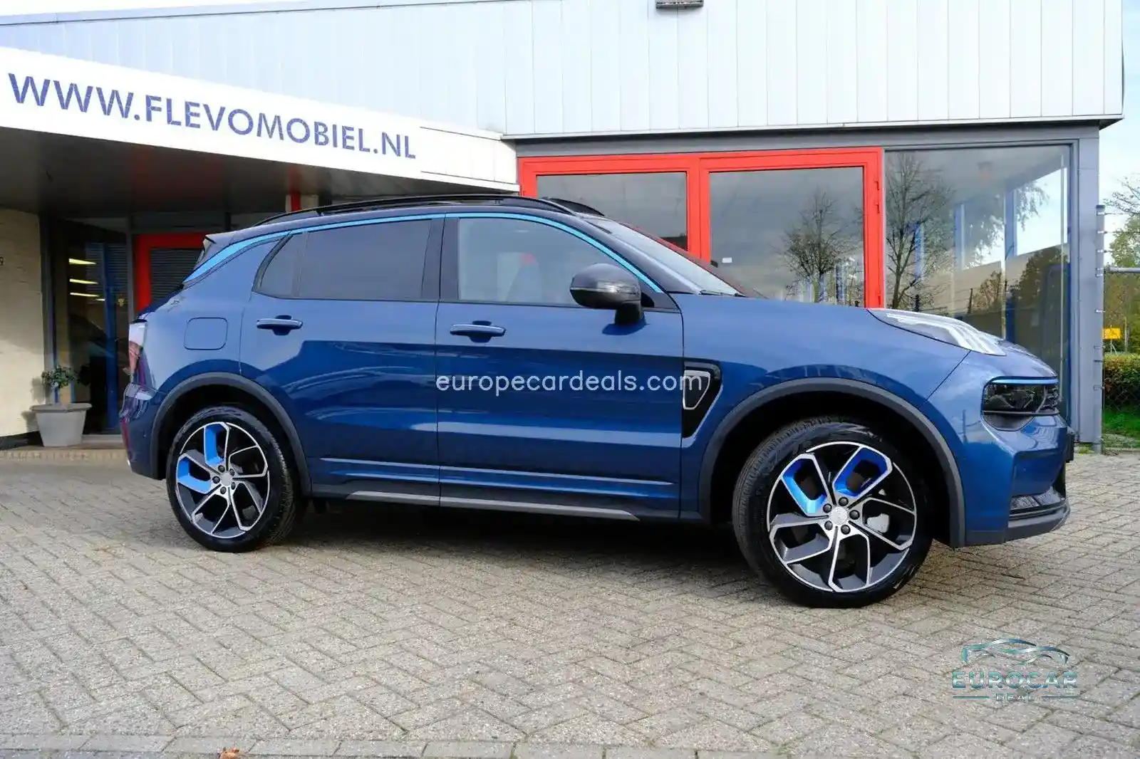 Lynk&Co 01