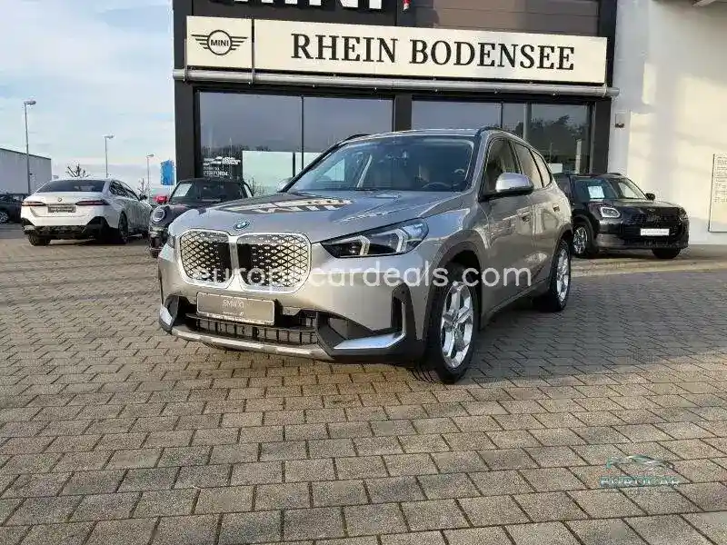 BMW iX1
