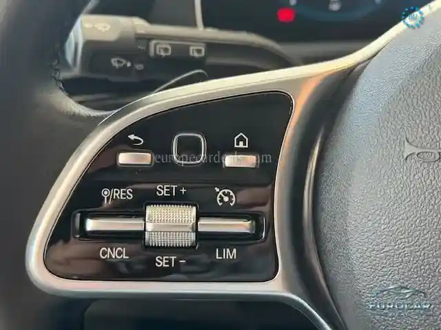 Mercedes-Benz A 220