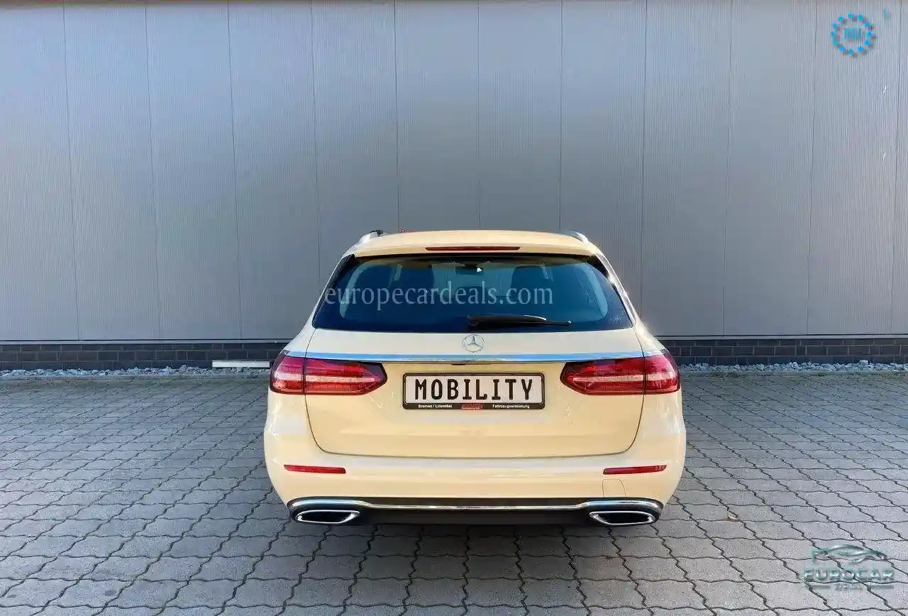 Mercedes-Benz E 200
