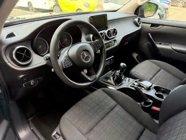 Mercedes-Benz X 220