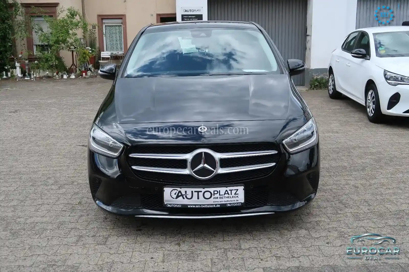 Mercedes-Benz B 180