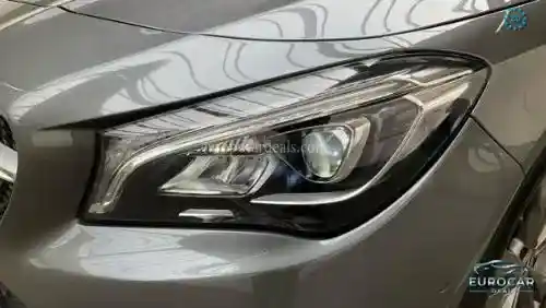 Mercedes-Benz CLA 200