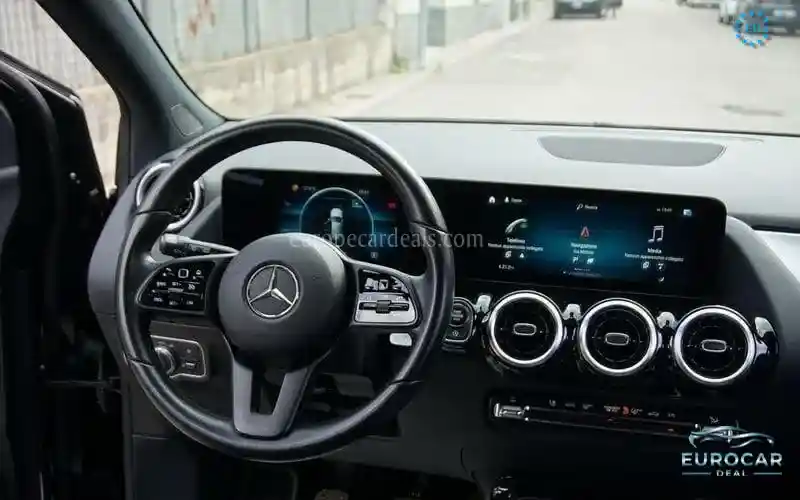 Mercedes-Benz B 180