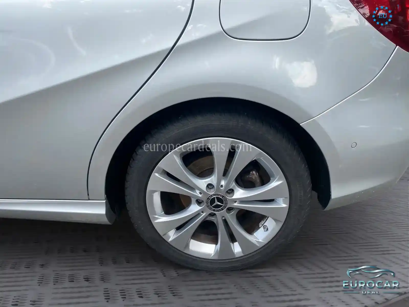 Mercedes-Benz B 200