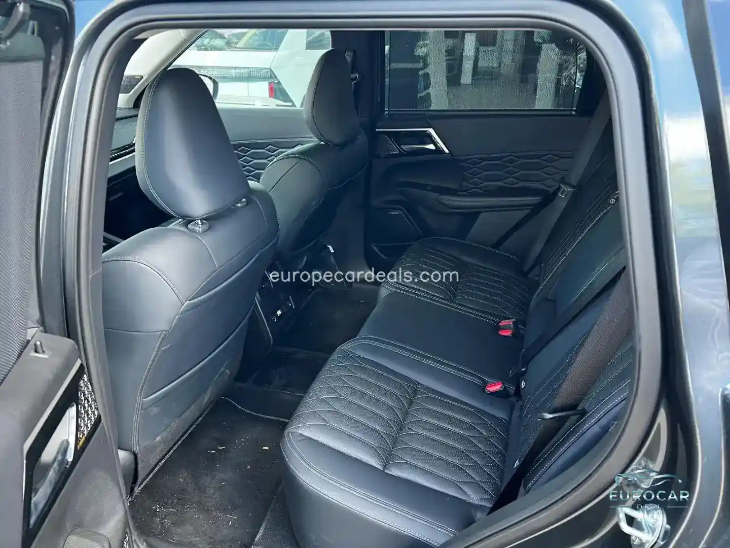 Mitsubishi Plug-in Hybrid Outlander