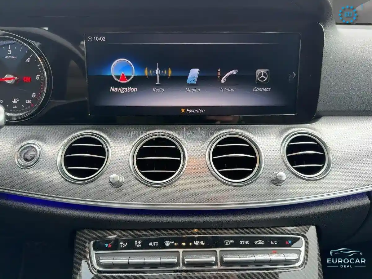 Mercedes-Benz E 220