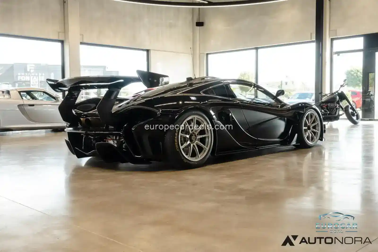 McLaren P1