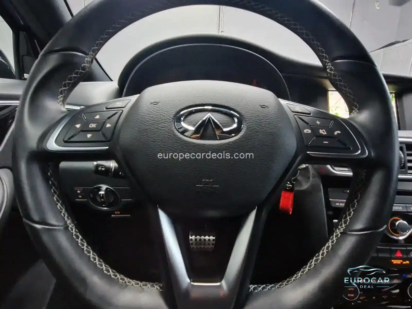 Infiniti Q30