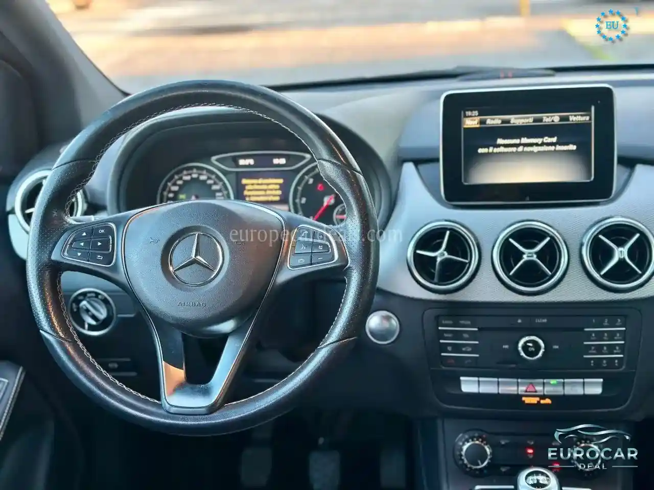Mercedes-Benz B 180
