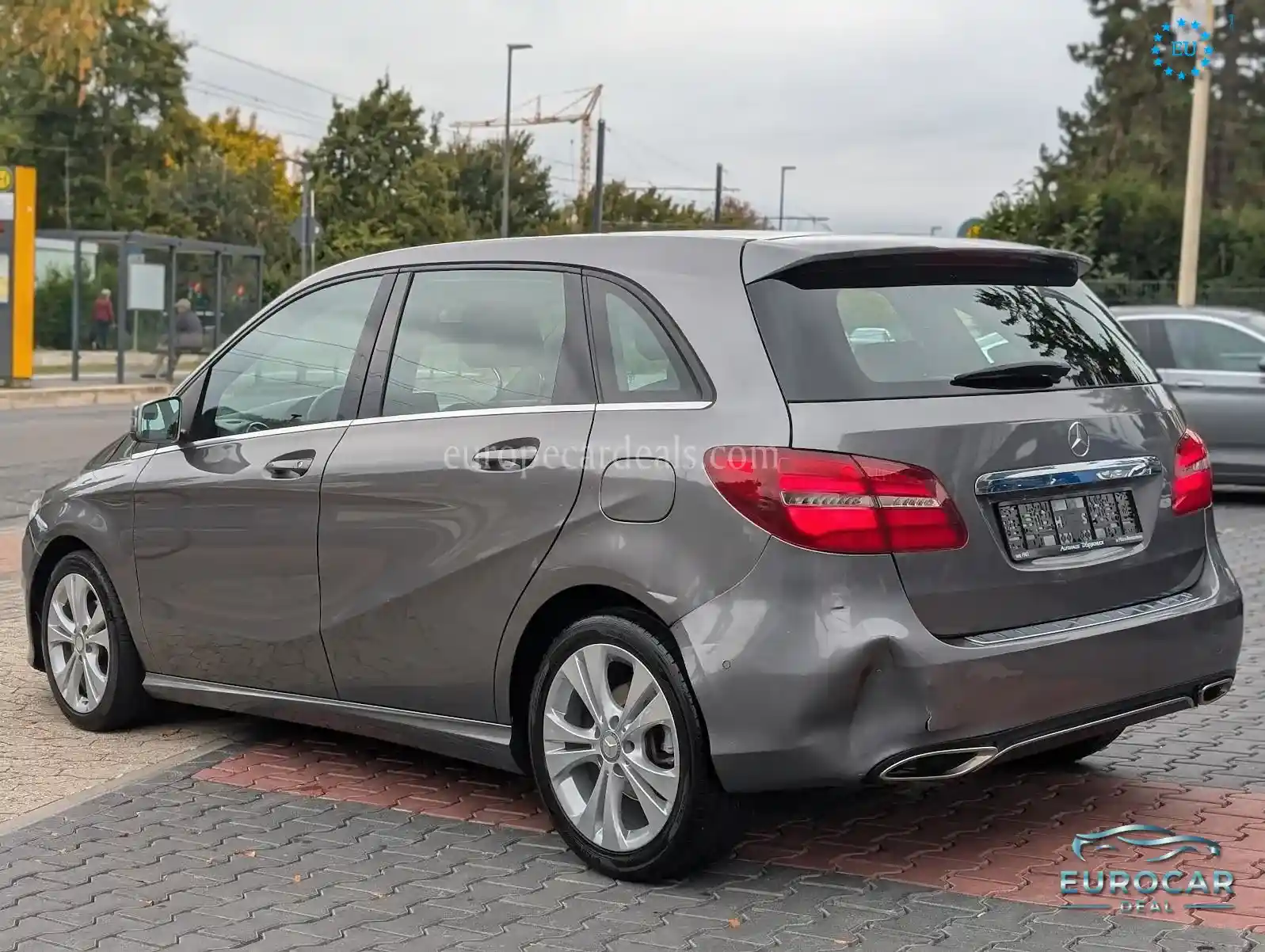 Mercedes-Benz B 180