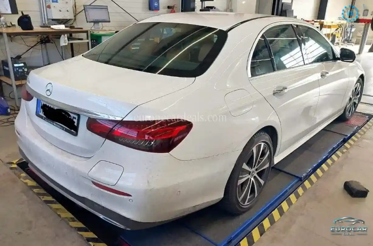 Mercedes-Benz E 300