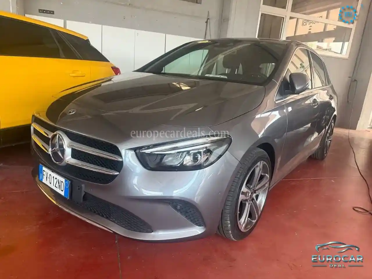 Mercedes-Benz B 180