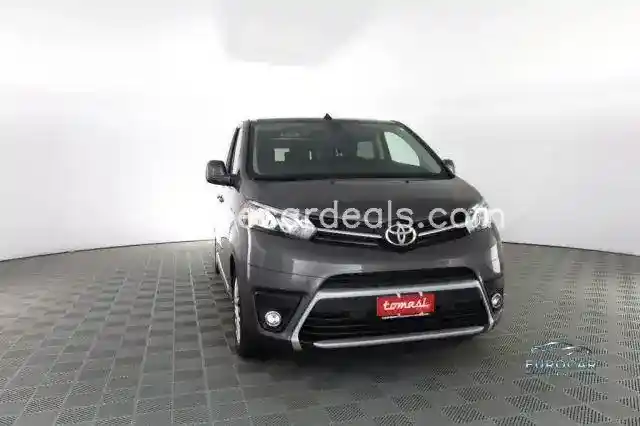 Toyota Proace (Verso)