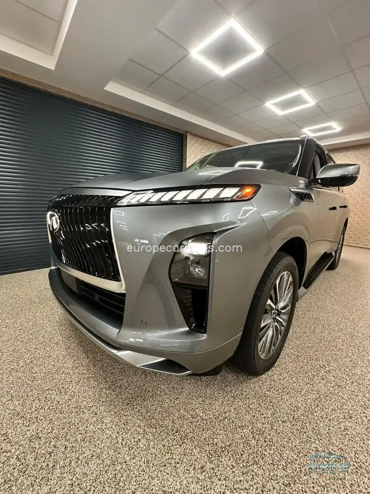 Infiniti QX80