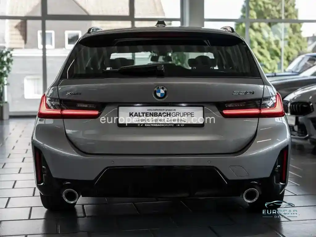 BMW 330