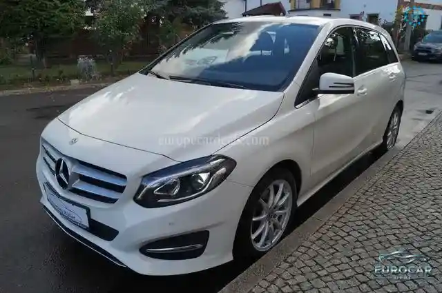 Mercedes-Benz B 200