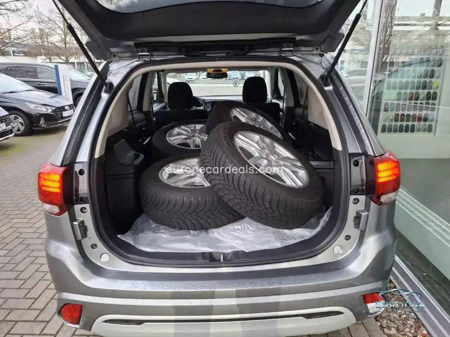 Mitsubishi Plug-in Hybrid Outlander