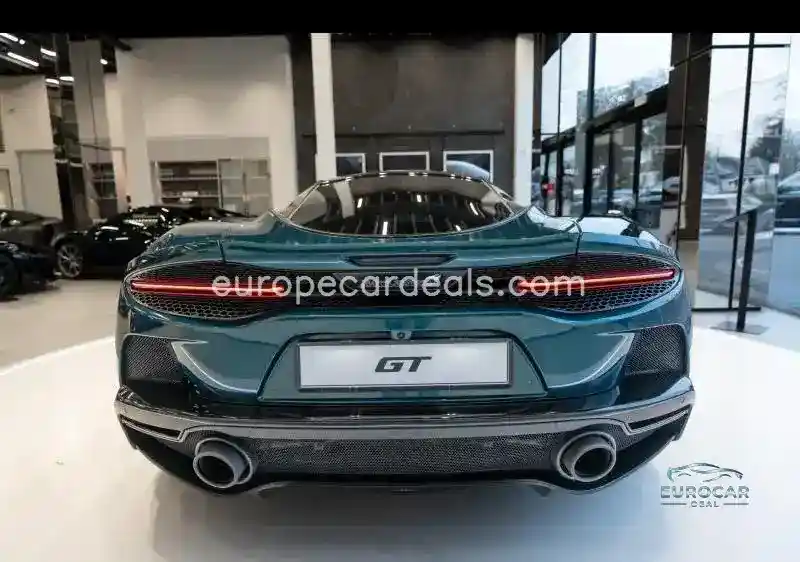 McLaren GT