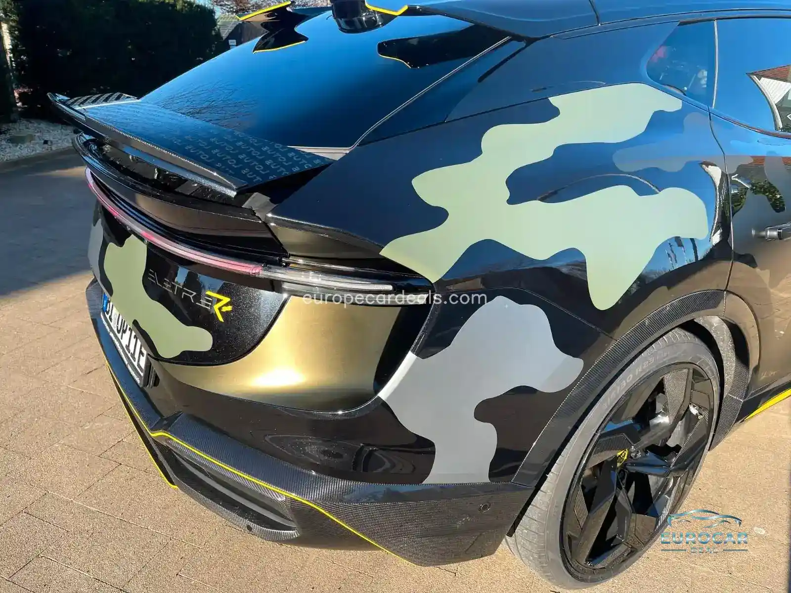 Lotus Eletre