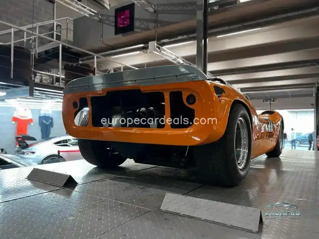 McLaren Elva