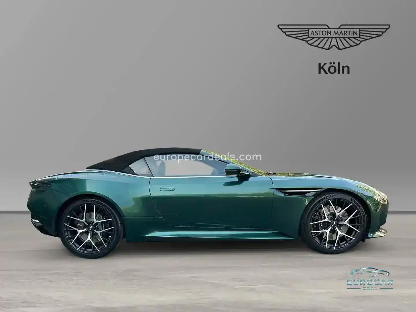 Aston Martin DB12
