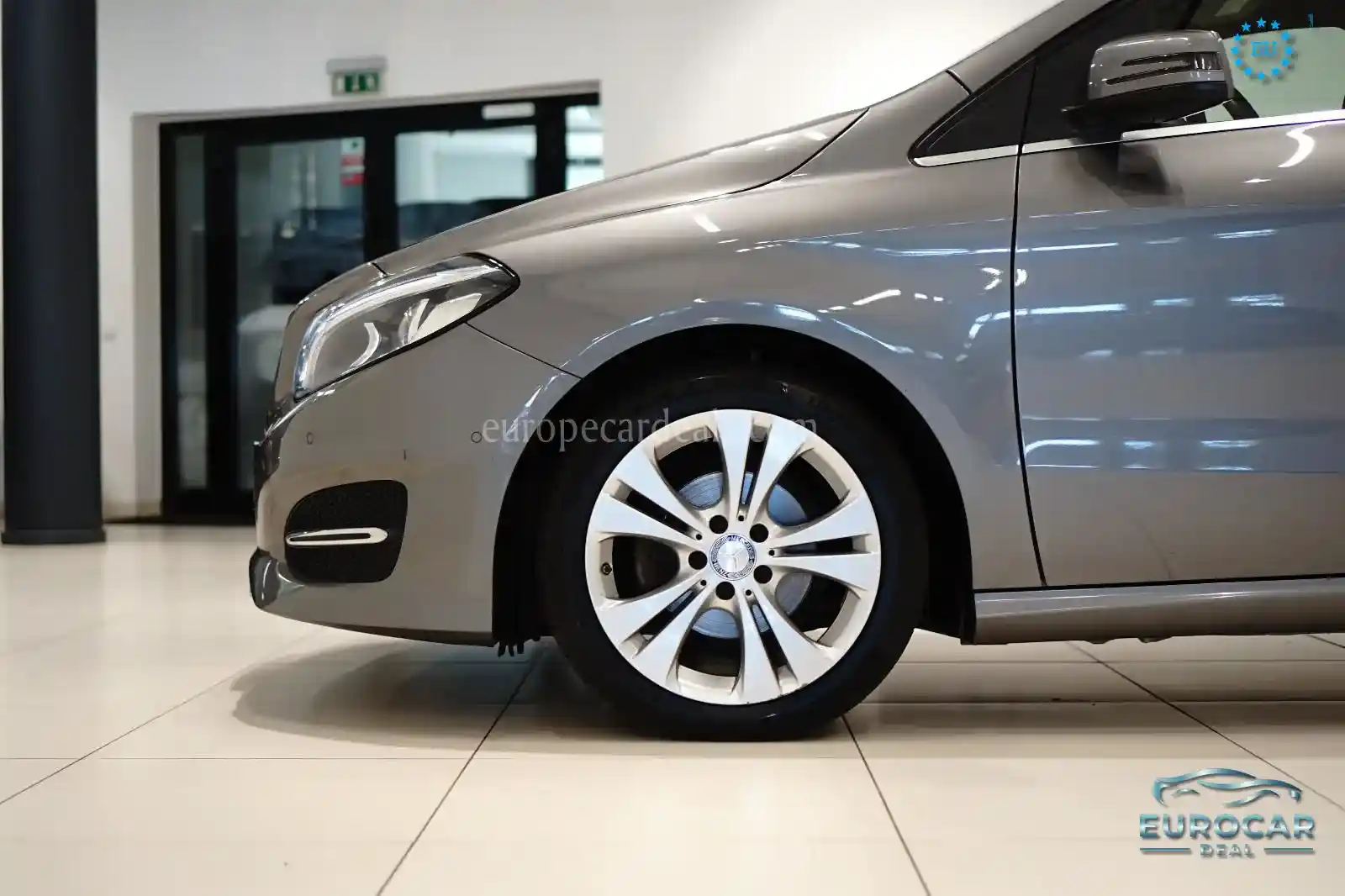 Mercedes-Benz B 180