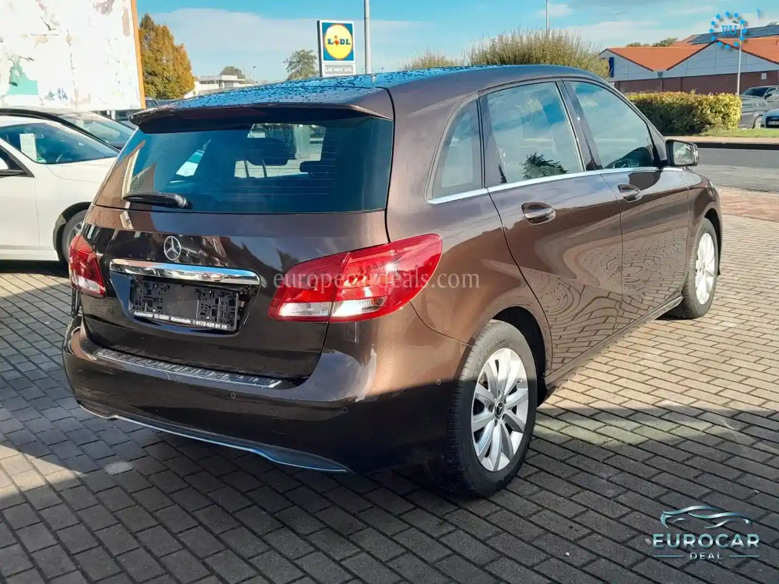 Mercedes-Benz B 180