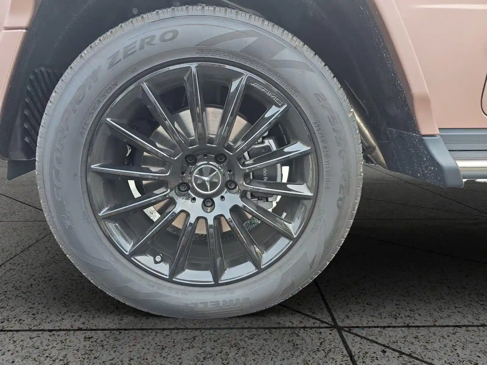 Mercedes-Benz G 500