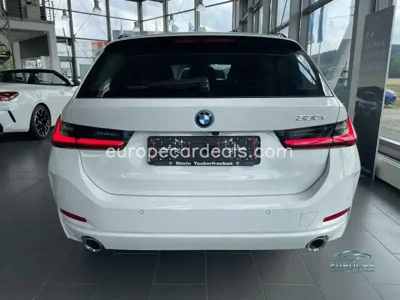 BMW 330