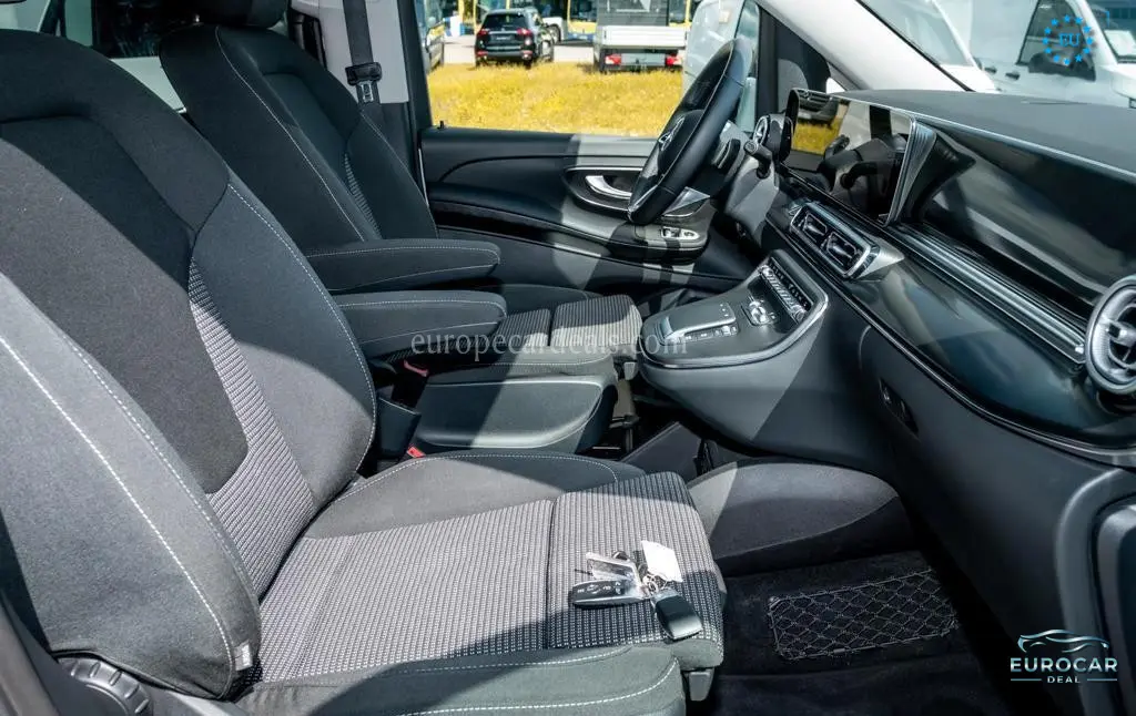 Mercedes-Benz V 220