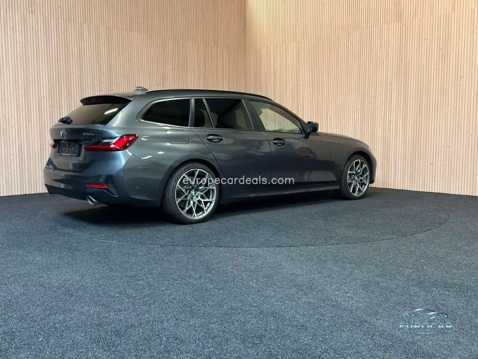 BMW 330