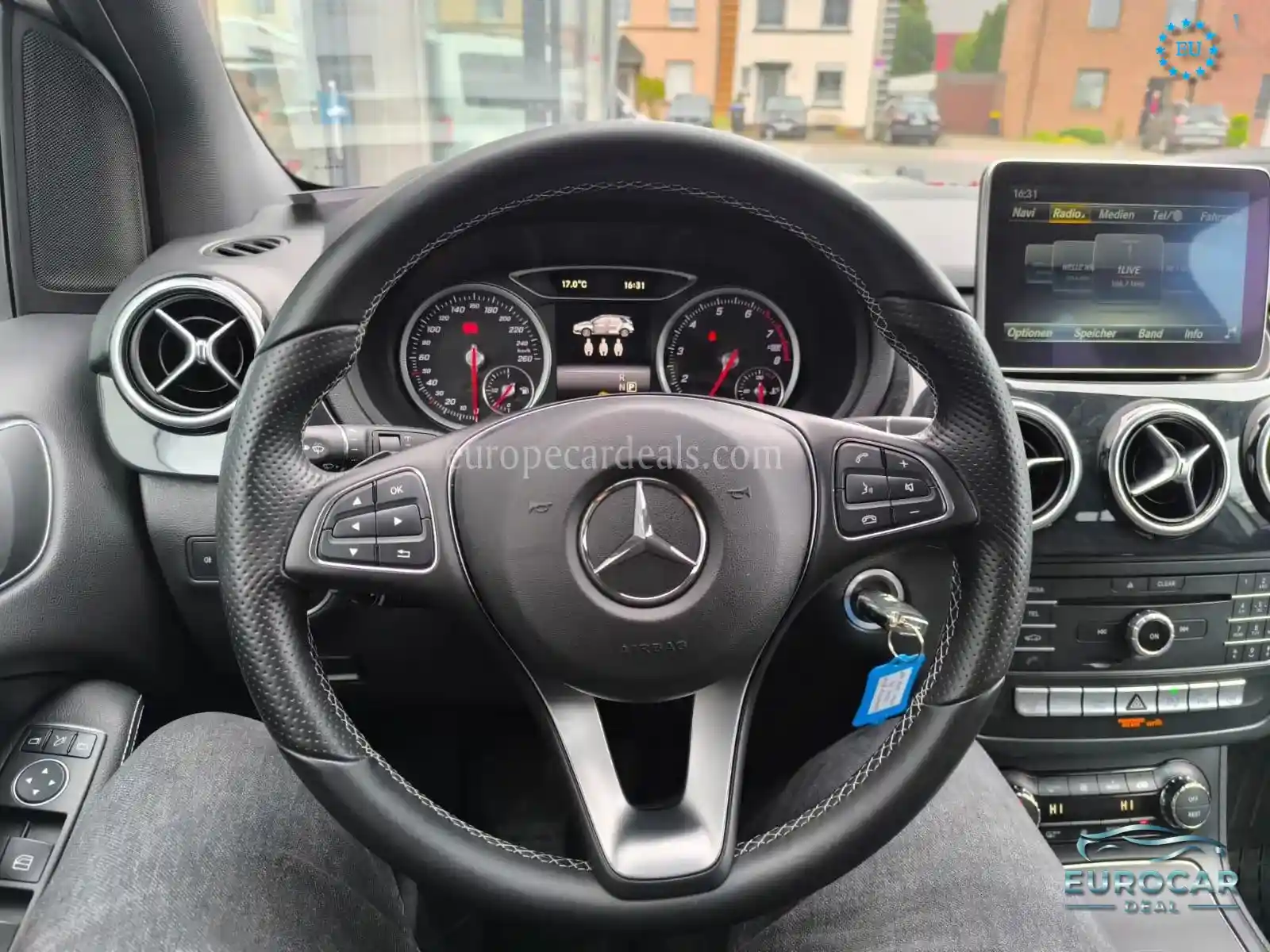Mercedes-Benz B 180