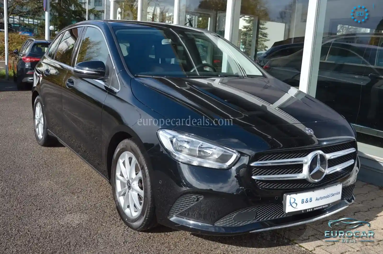 Mercedes-Benz B 180