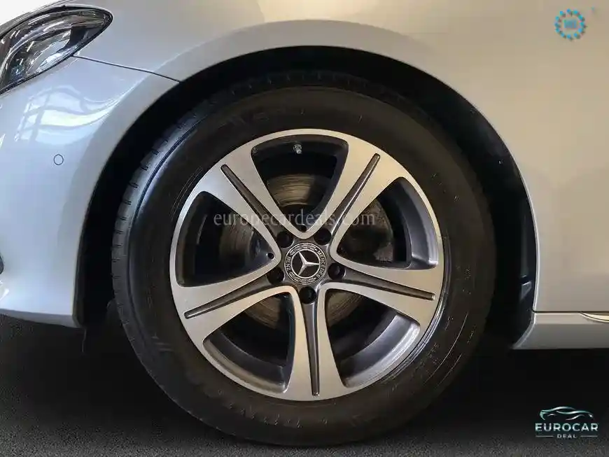 Mercedes-Benz E 200