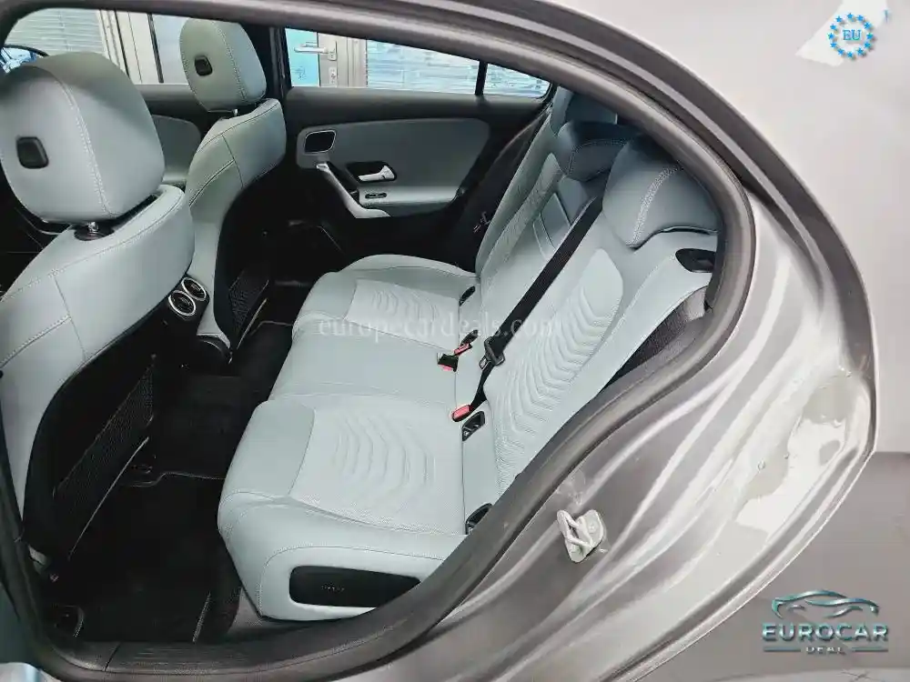Mercedes-Benz A 220