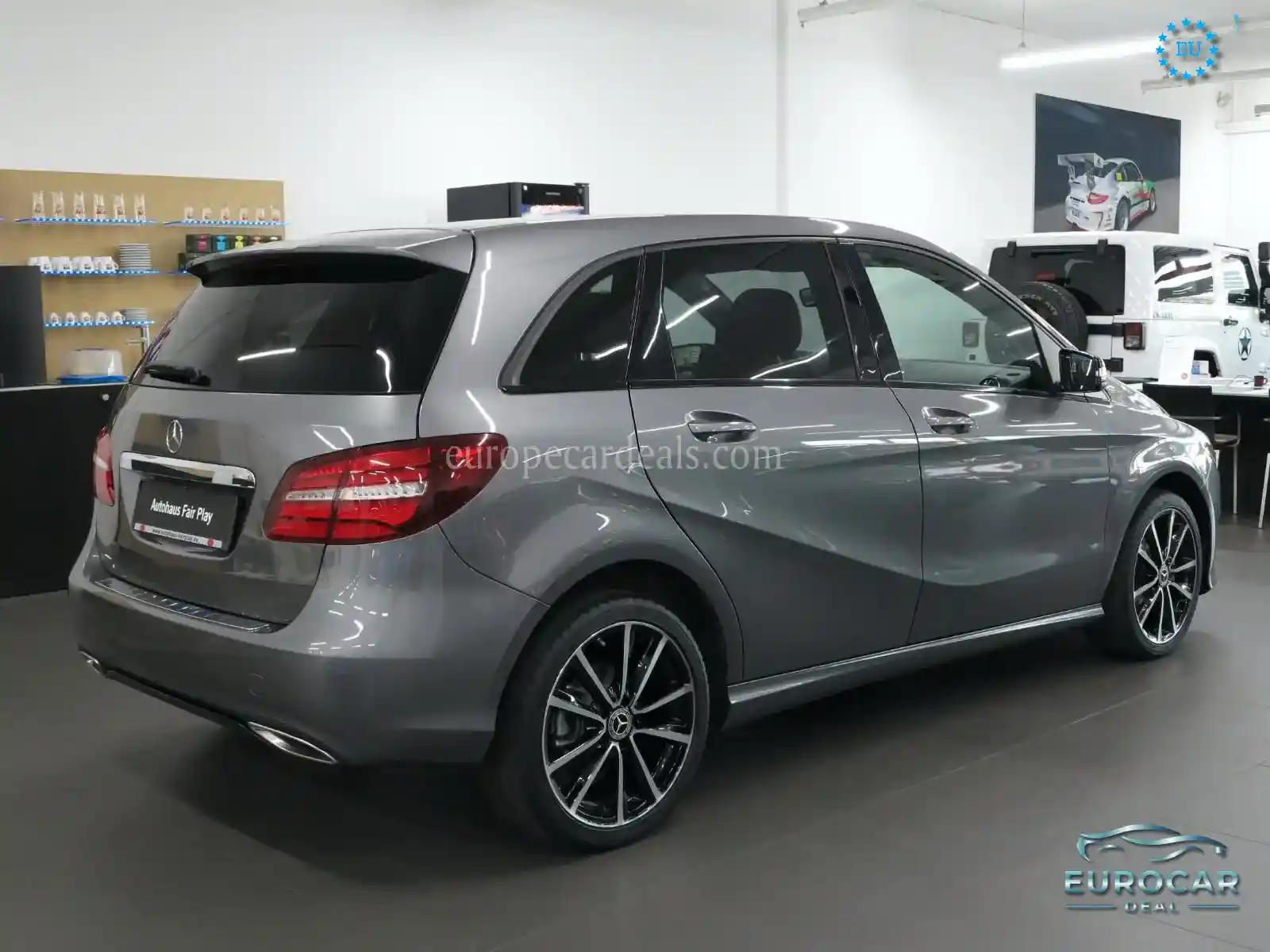 Mercedes-Benz B 180