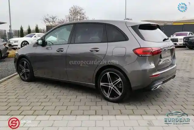 Mercedes-Benz B 220