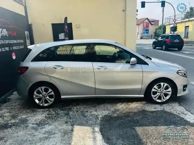 Mercedes-Benz B 200