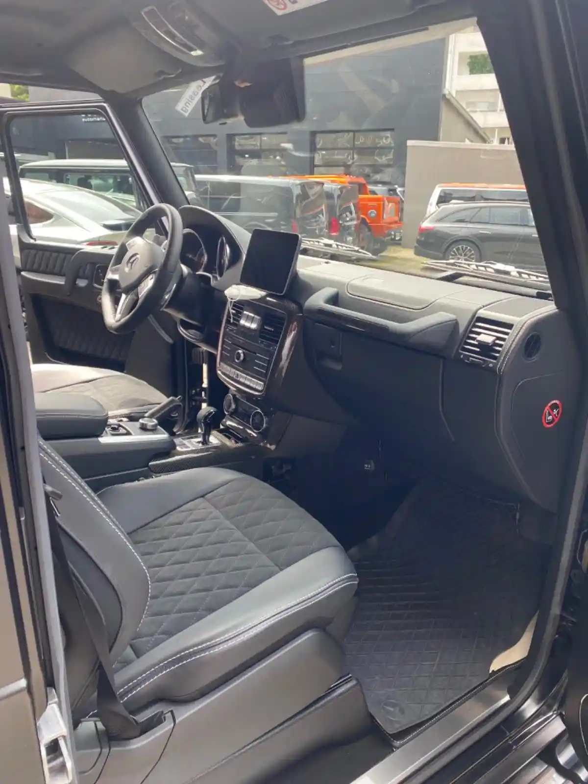 Mercedes-Benz G 500
